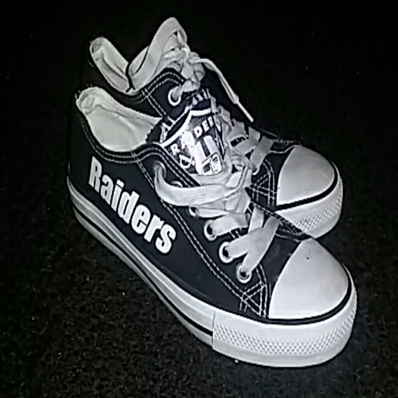 raiders converse shoes